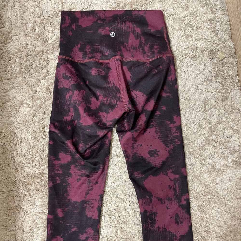 New never worn LuLuLemon wunder under crop leggings